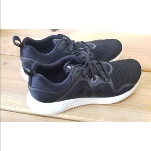 Adidas women’s running shoes EdgeBounce size 9